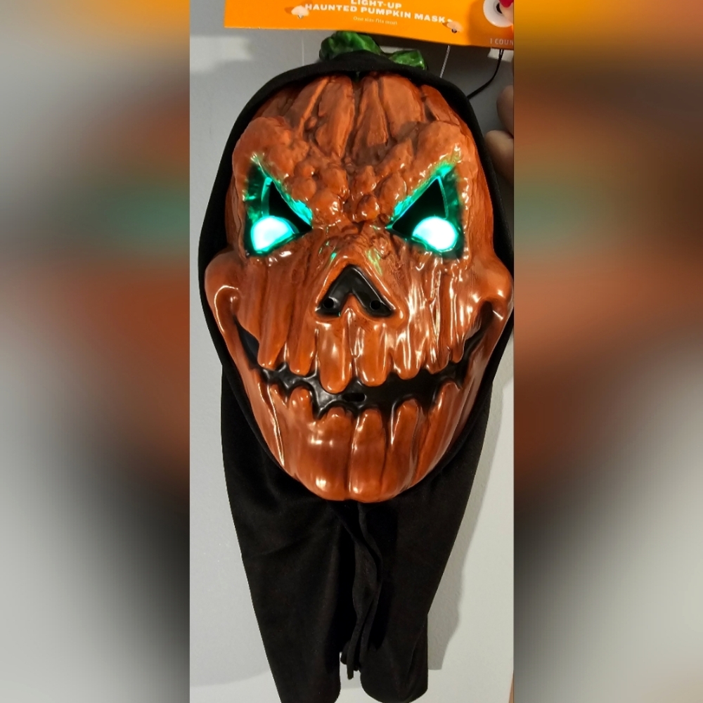 NWT-Hyde & Eek-Adult-Light Up Haunted Pumpkin Mask-One Size Fits Most